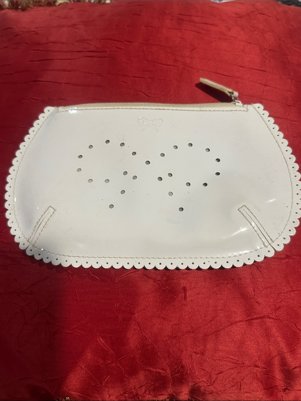 ANYA HINDMARCH WHITE PATTENT LEATHER SMALL ZIP BAG